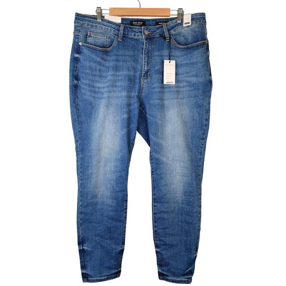 NWT Judy Blue Skinny Fit Jeans 20W Med Blue Mid Rise Stretch Denim Pants - Picture 1 of 10